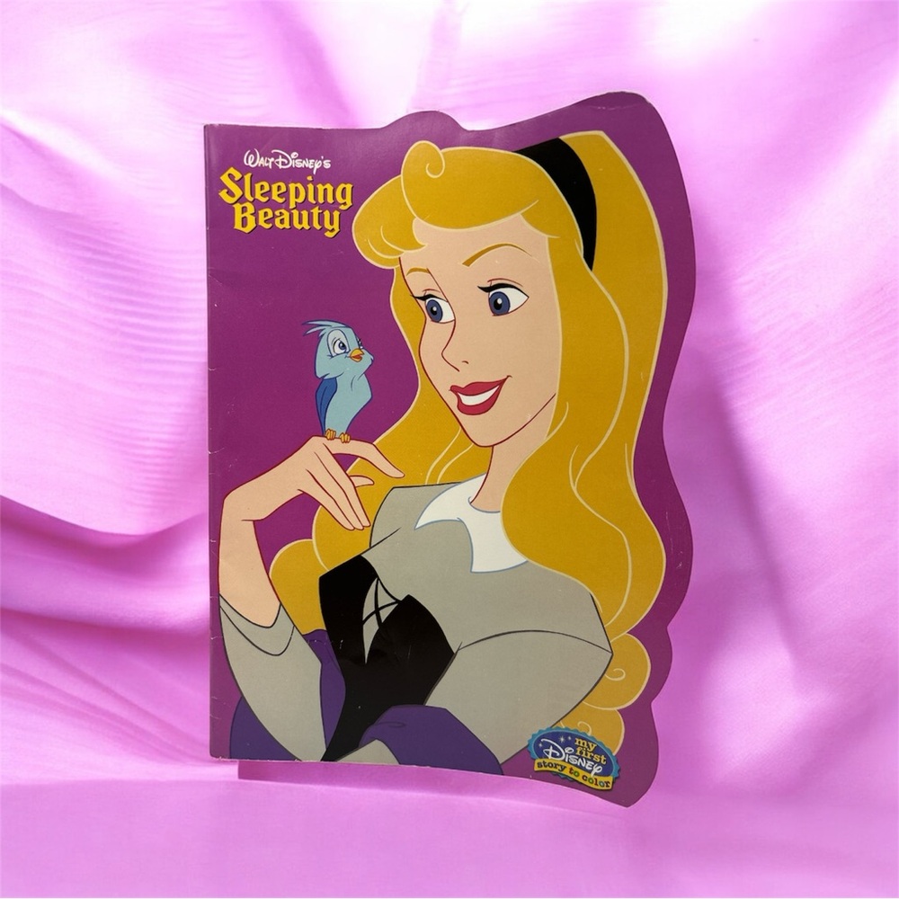 Walt Disney Sleeping Beauty coloring book 2002 46 pgs Aurora 8" x 11" read